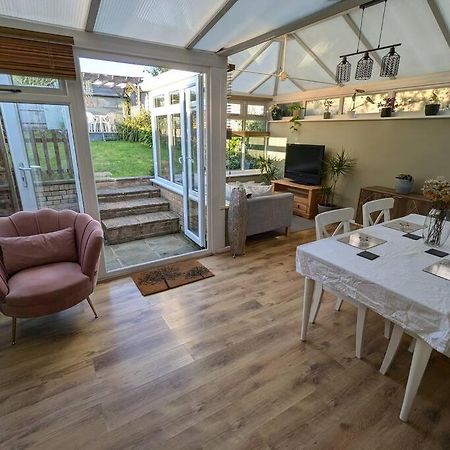 Modern 3B Eastbourne Retreat: Tranquil & Cozy Stay Екстериор снимка